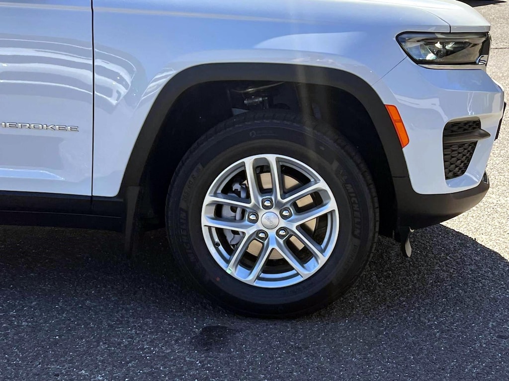 New 2026 Jeep Grand Cherokee Laredo X Sport Utility
