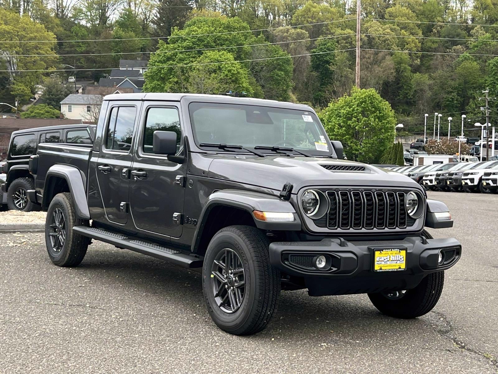 2026 Jeep Gladiator Sport S Auto's photo