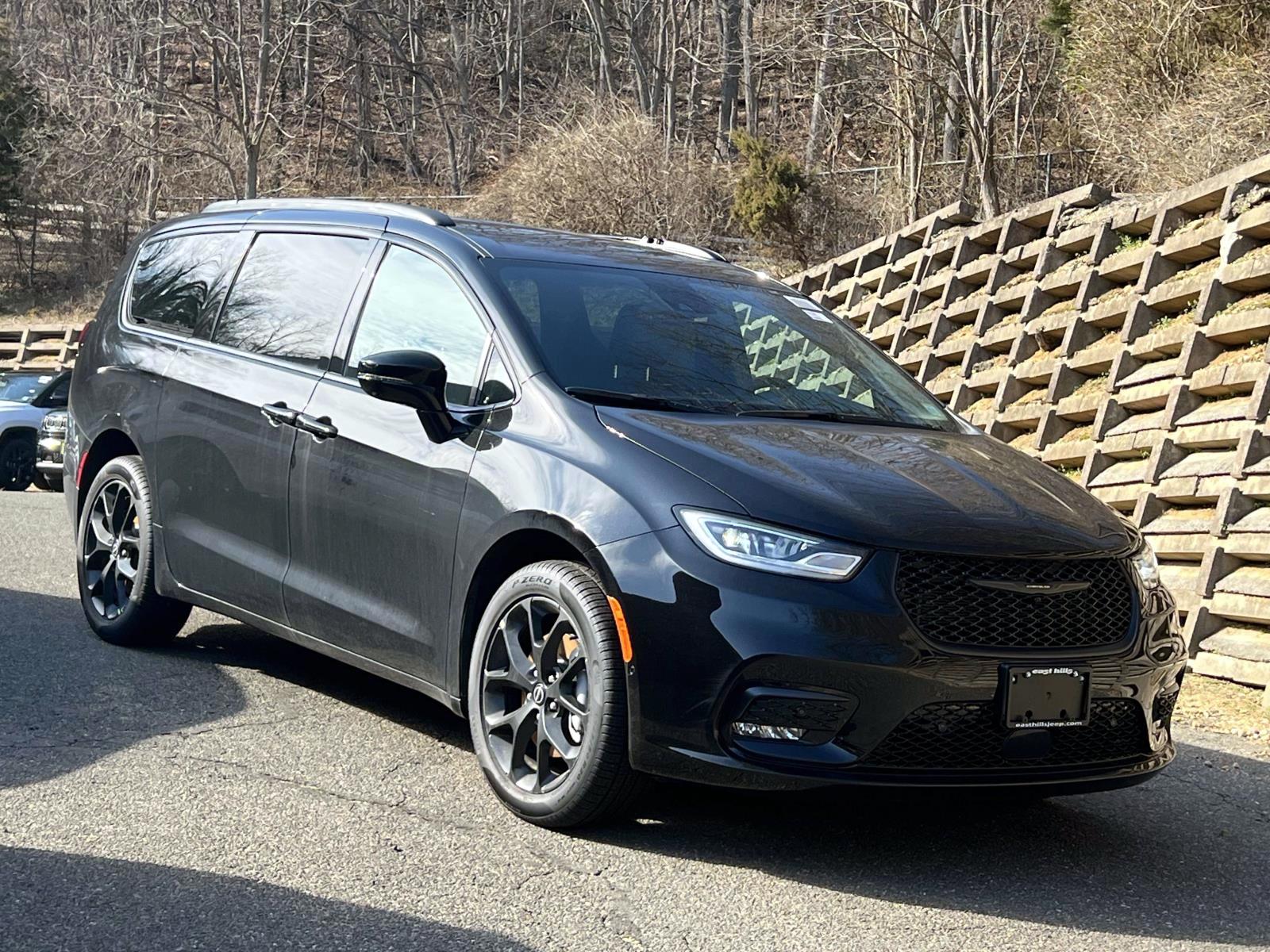 2026 Chrysler Pacifica Select AWD