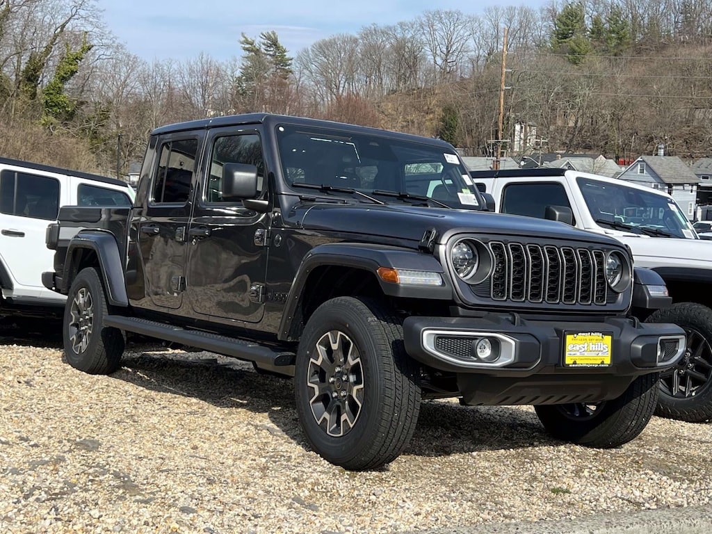 New 2026 Jeep Gladiator Sahara Pickup