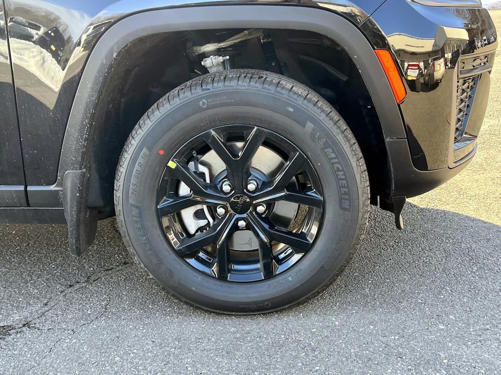 New 2026 Jeep Grand Cherokee L Altitude Sport Utility
