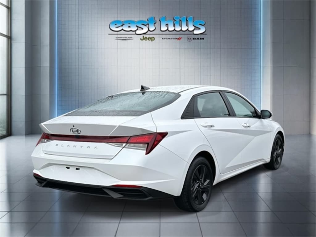 Used 2022 Hyundai Elantra SEL Sedan