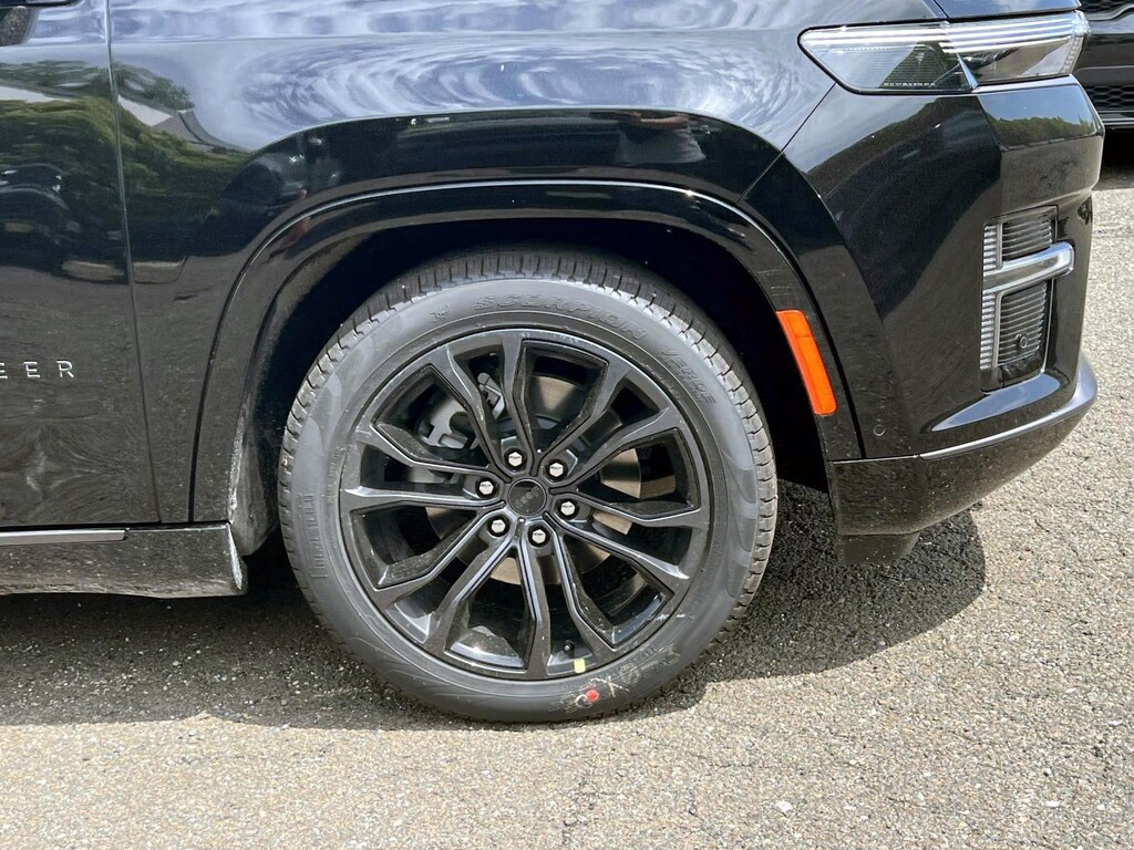 New 2026 Jeep Grand Wagoneer L Summit Reserve Sport Utility