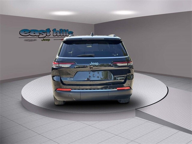 2023 Jeep Grand Cherokee Limited photo 2