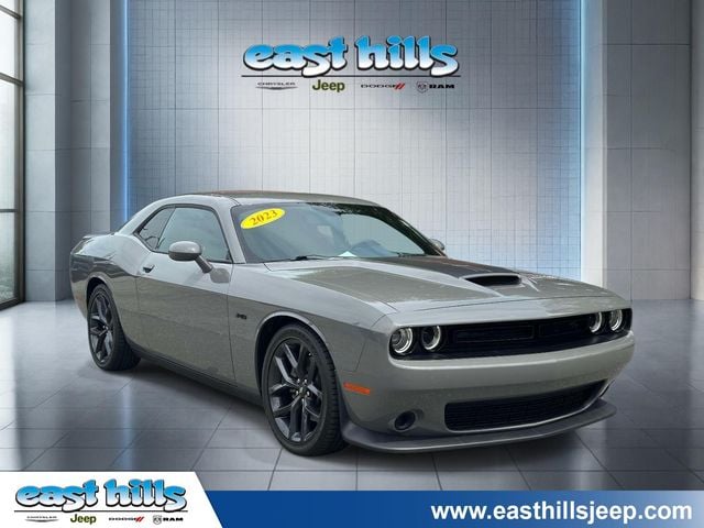2023 Dodge Challenger R/T's photo