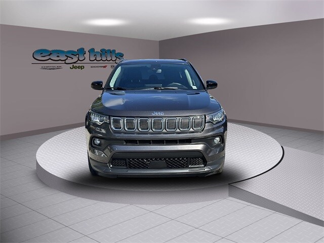 2022 Jeep Compass Latitude photo 2