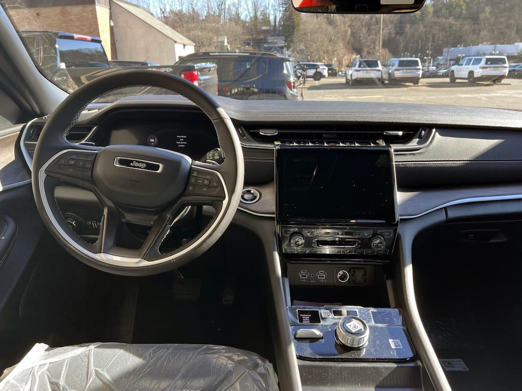 New 2025 Jeep Grand Cherokee LIMITED 4X4 Sport Utility