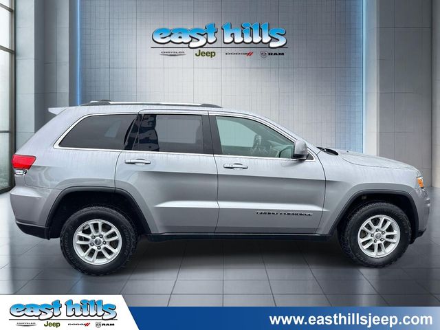 Certified 2018 Jeep Grand Cherokee Laredo E with VIN 1C4RJFAG5JC257156 for sale in Greenvale, NY