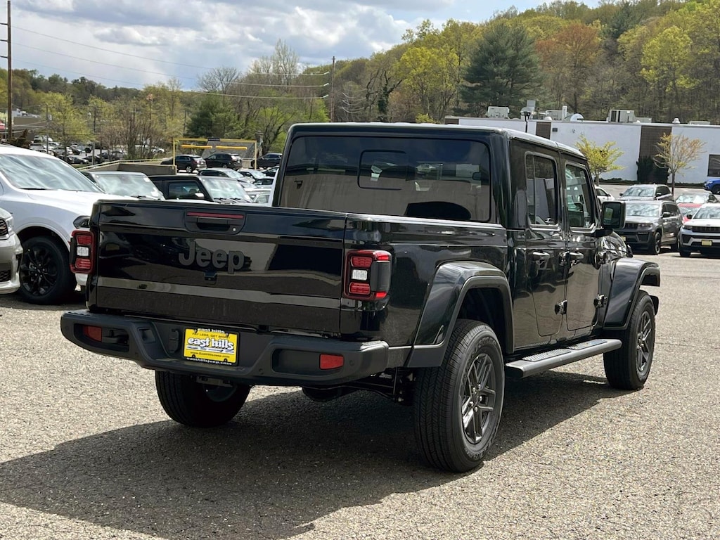 New 2026 Jeep Gladiator Sport S Pickup