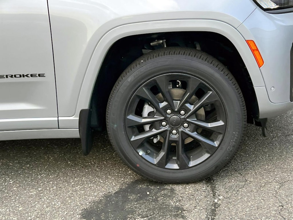 New 2026 Jeep Grand Cherokee Limited Reserve Sport Utility