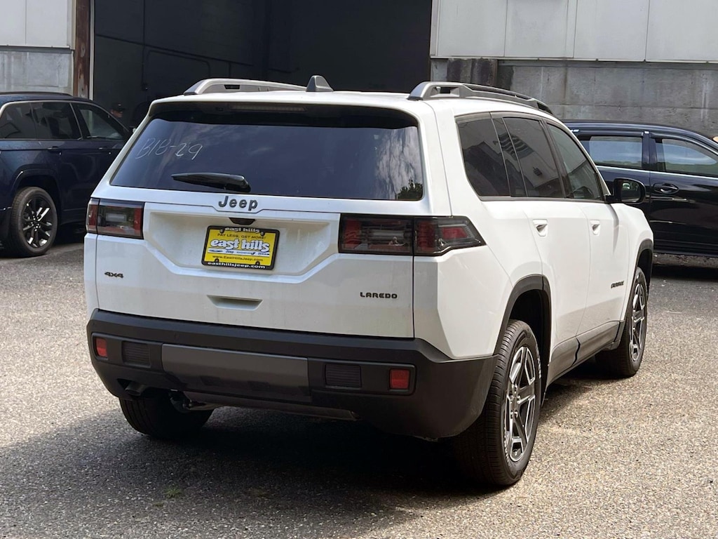 New 2026 Jeep Cherokee Laredo Sport Utility