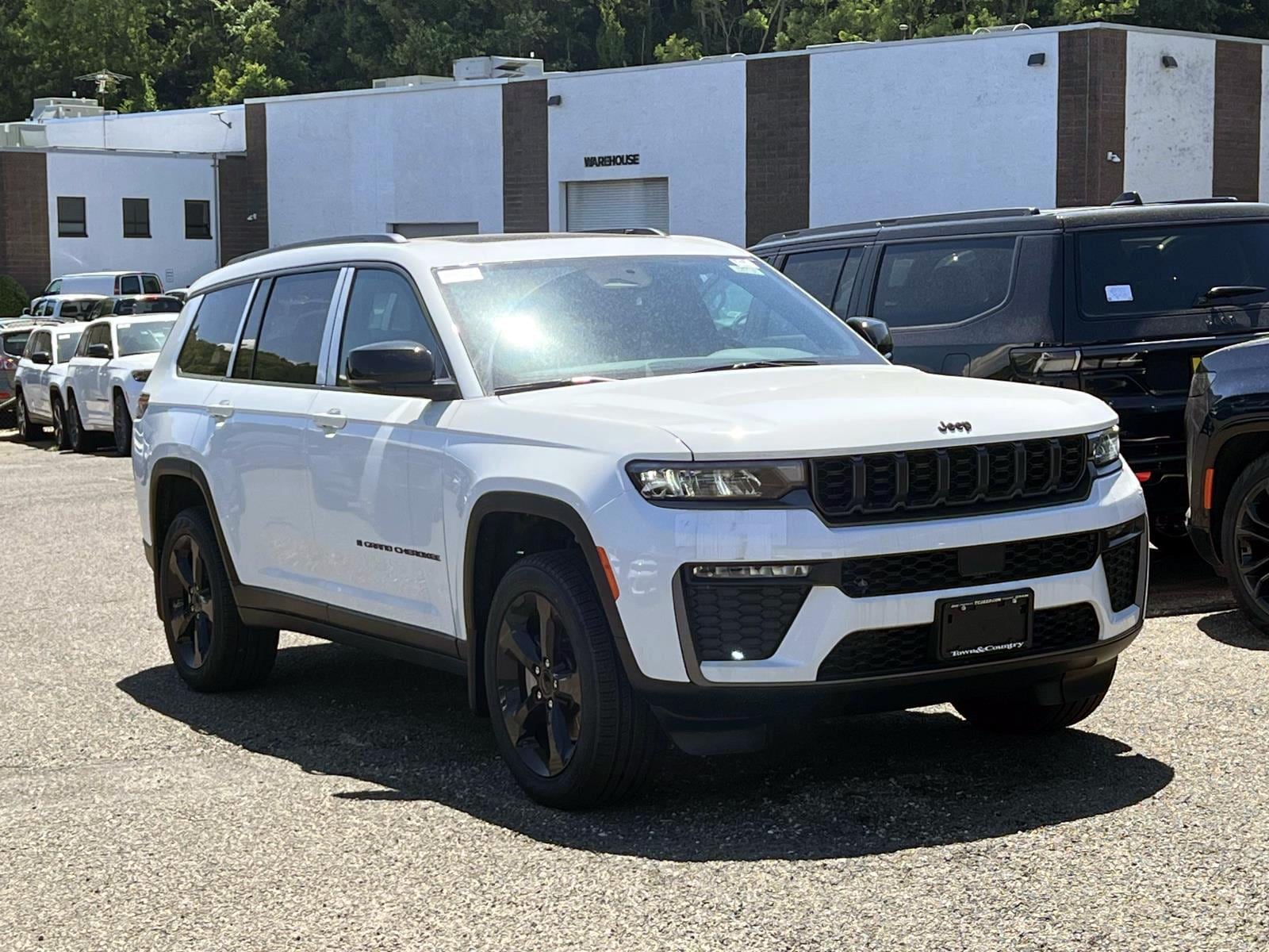2026 Jeep Grand Cherokee L Limited 4x4's photo