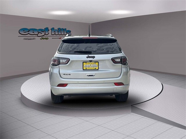 2025 Jeep Compass Limited photo 3
