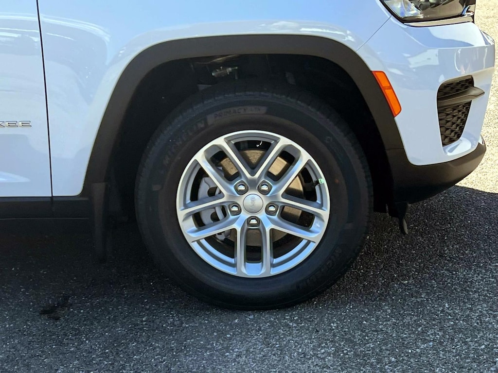 New 2026 Jeep Grand Cherokee LAREDO X 4X4 Sport Utility