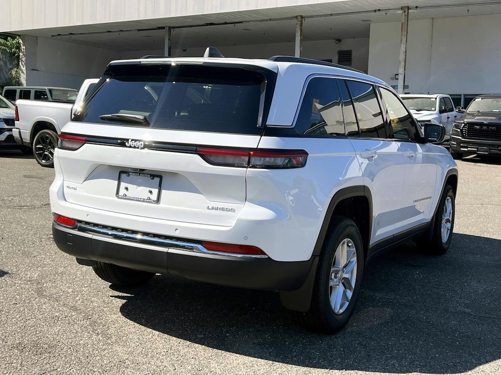 New 2026 Jeep Grand Cherokee LAREDO X 4X4 Sport Utility