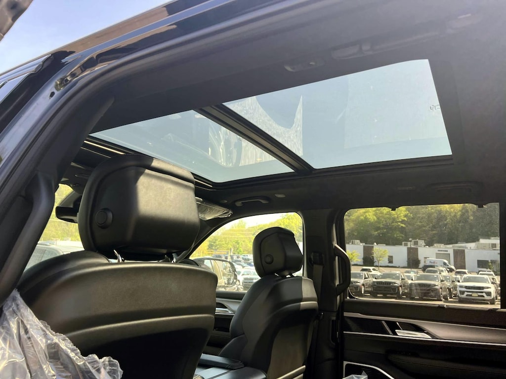 New 2026 Jeep Grand Wagoneer LIMITED RESERVE 4X4 Sport Utility