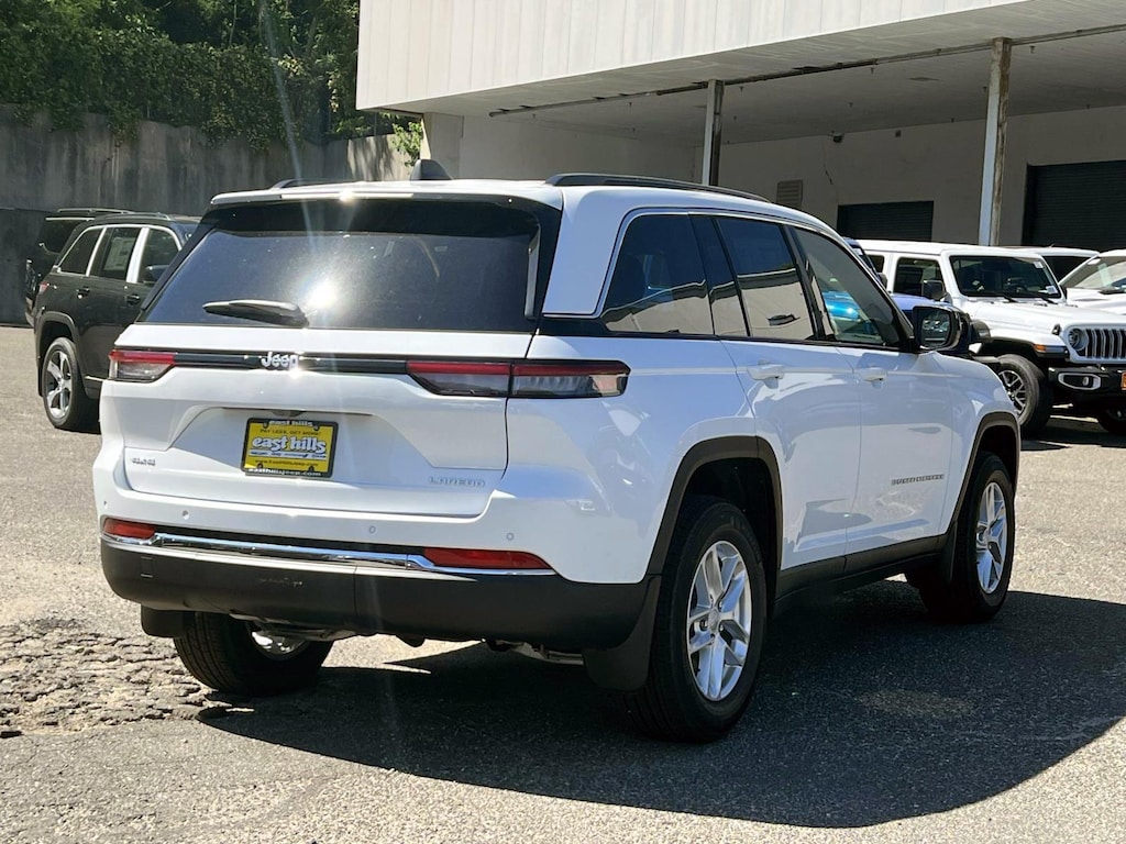 New 2026 Jeep Grand Cherokee Laredo X Sport Utility