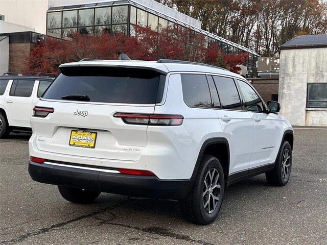 2025 Jeep Grand Cherokee Limited photo 2