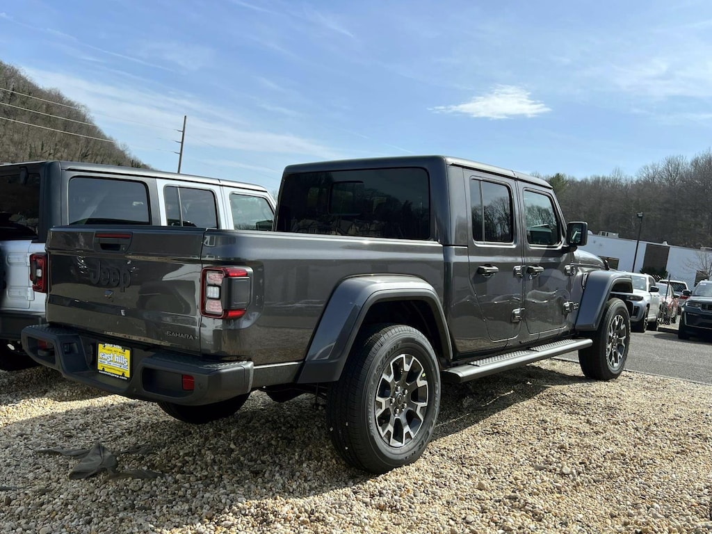 New 2026 Jeep Gladiator Sahara Pickup