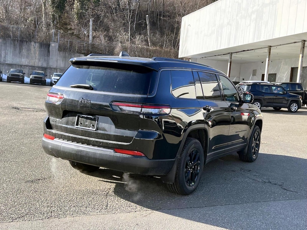 New 2026 Jeep Grand Cherokee L Altitude Sport Utility
