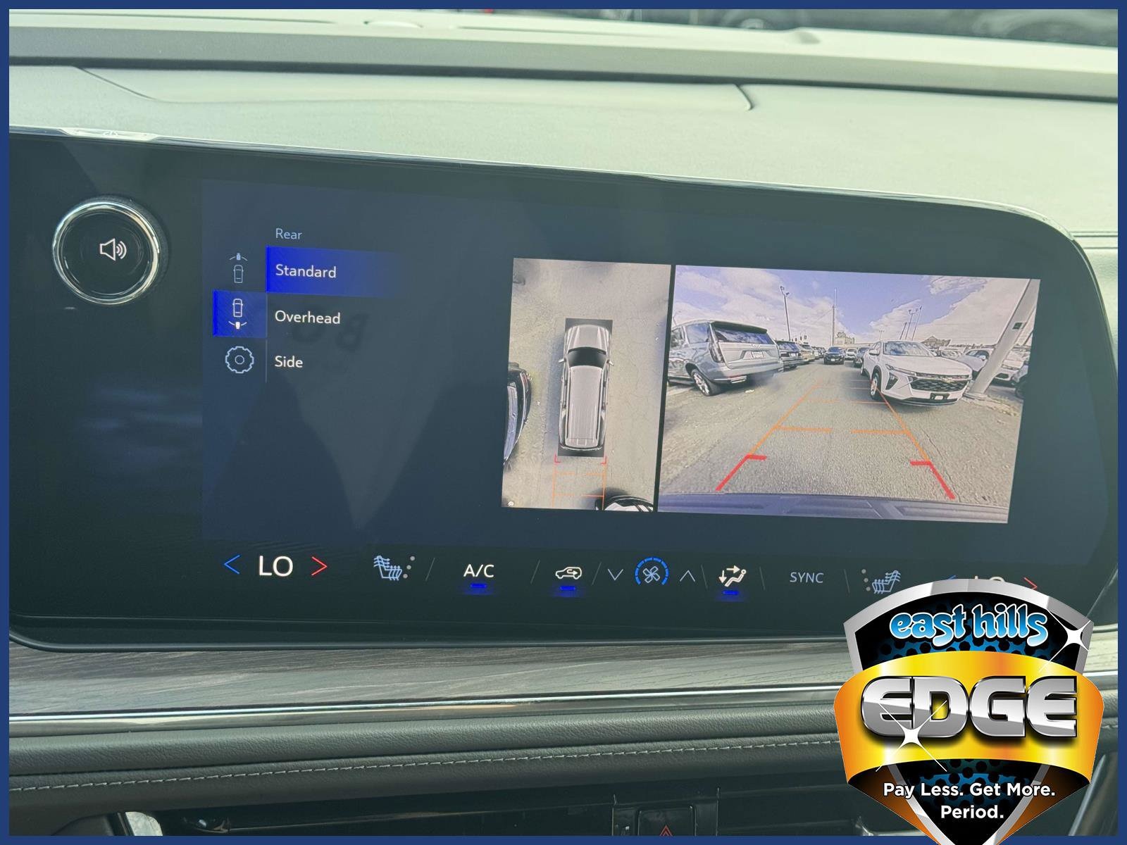2025 Chevrolet Suburban LT - Photo 27