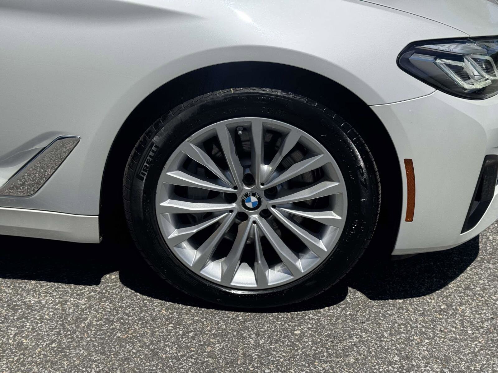 2022 BMW 5 Series 530i - Photo 7