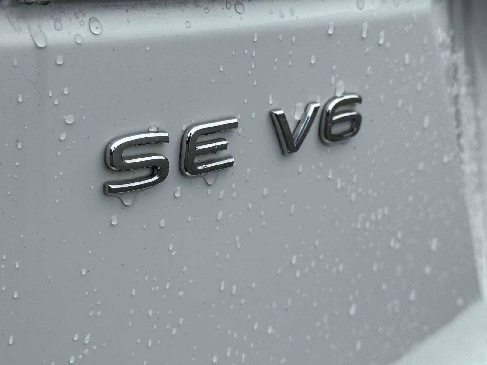 2022 Volkswagen Atlas SE w/Tech - Photo 8