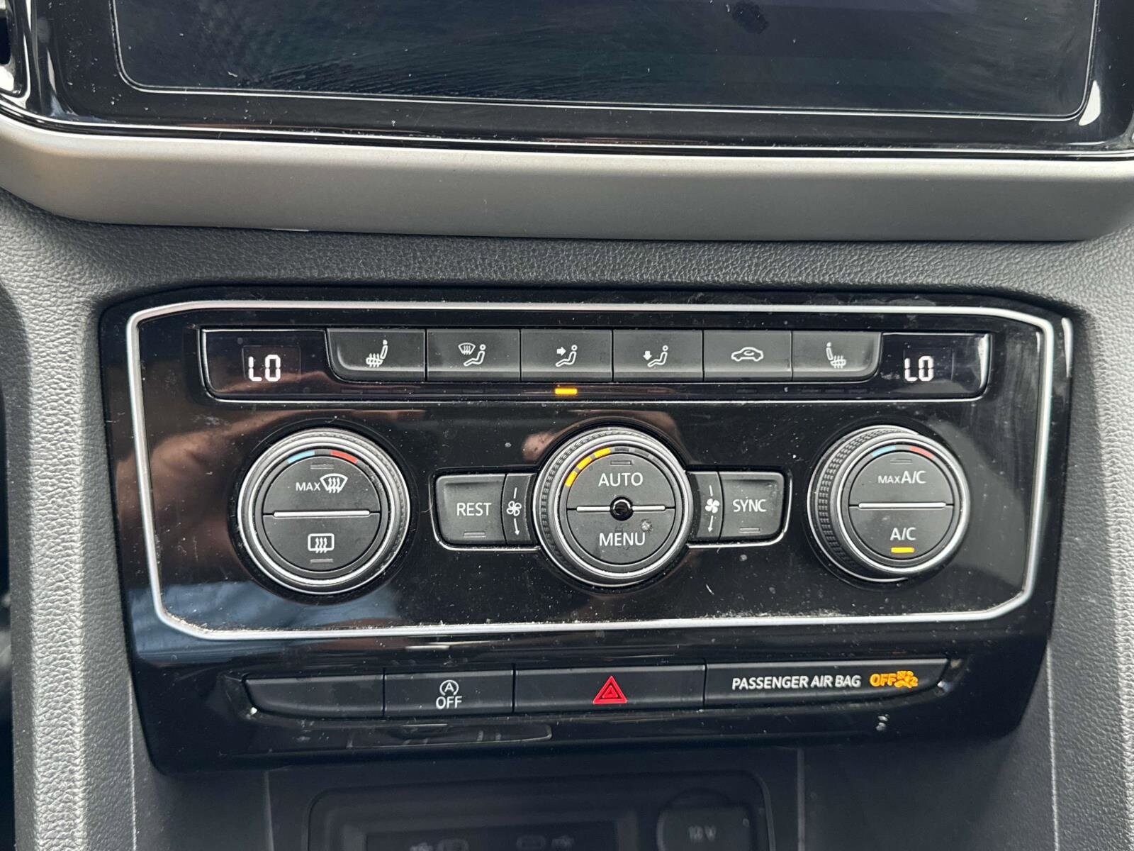 2022 Volkswagen Atlas SE w/Tech - Photo 27