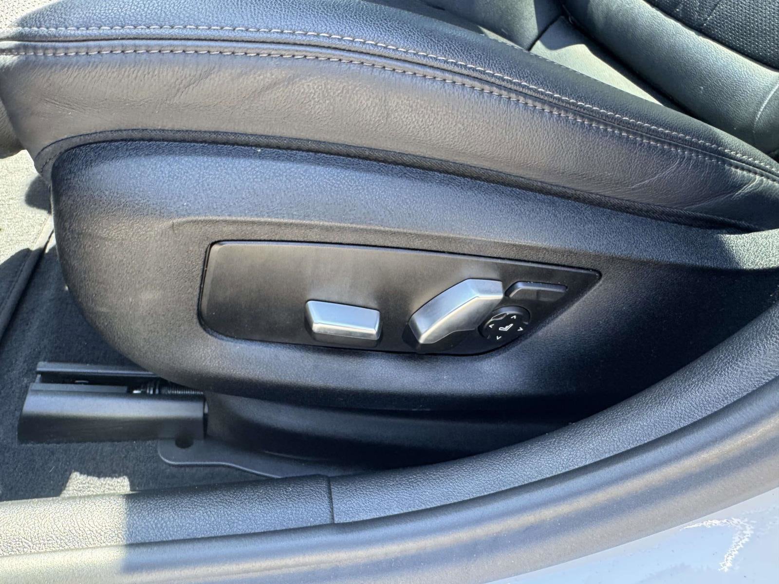 2022 BMW 5 Series 530i - Photo 17