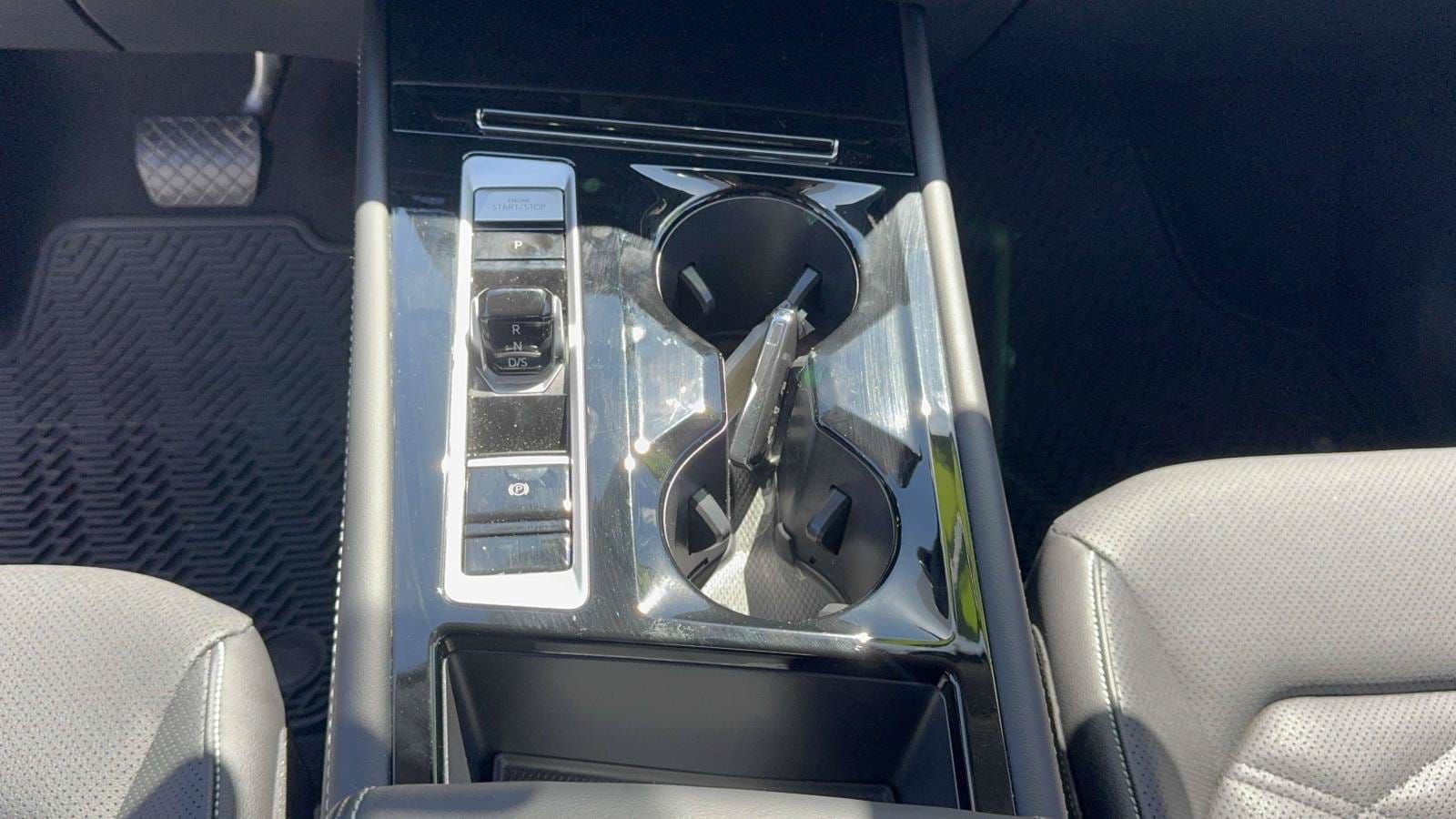 2026 Volkswagen Atlas SE w/Tech - Photo 18