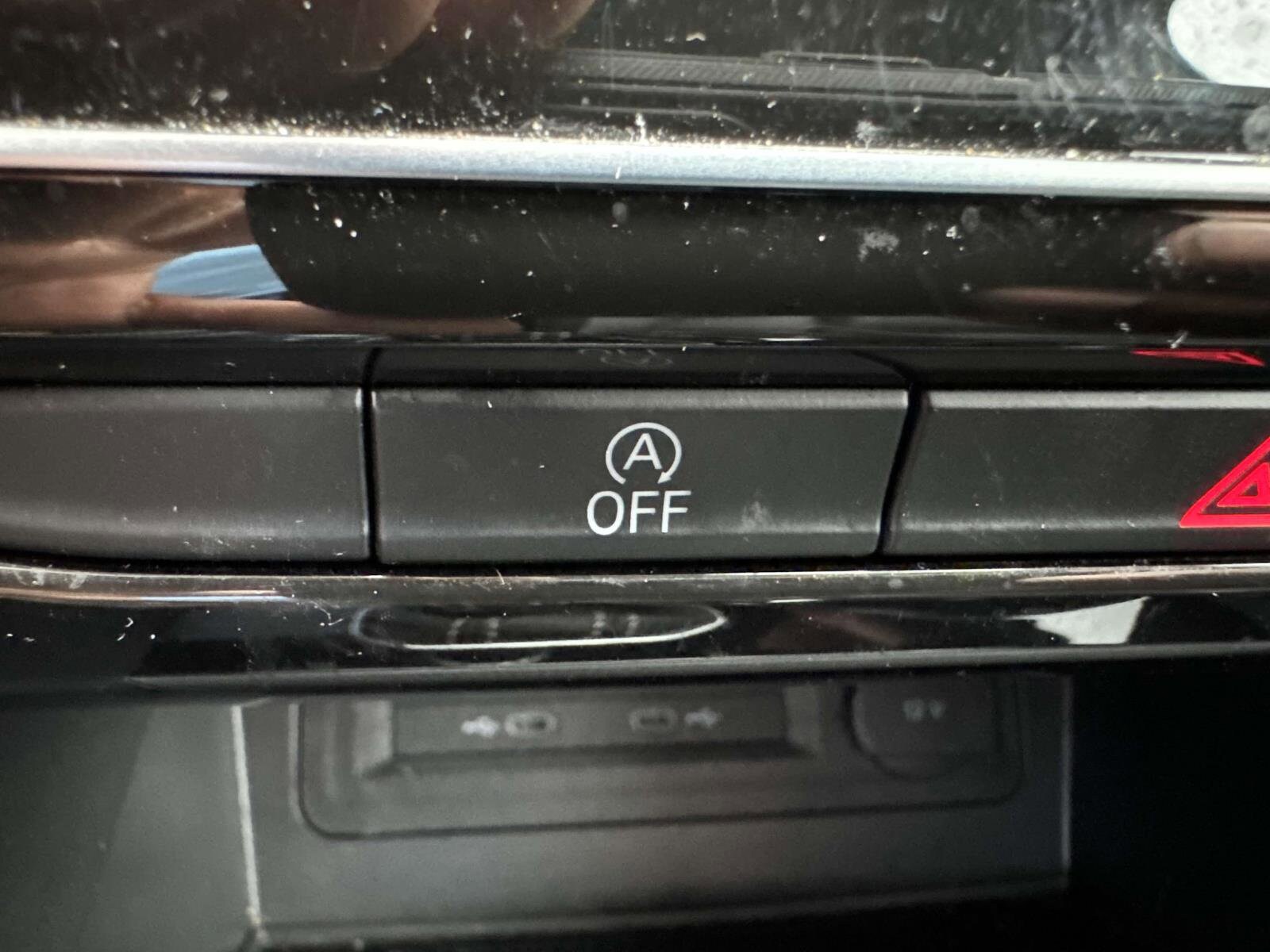 2022 Volkswagen Atlas SE w/Tech - Photo 29