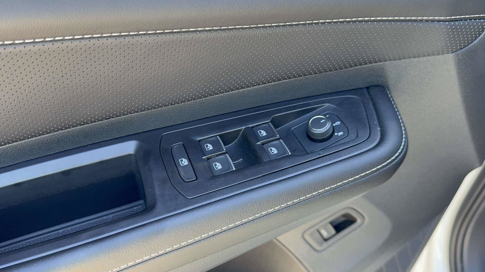 2026 Volkswagen Atlas SE w/Tech - Photo 17