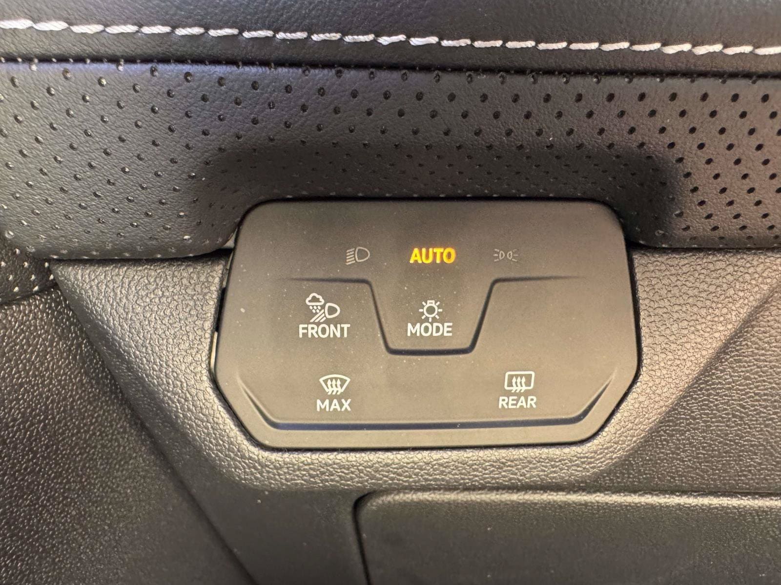 2026 Volkswagen Atlas SE w/Tech - Photo 36
