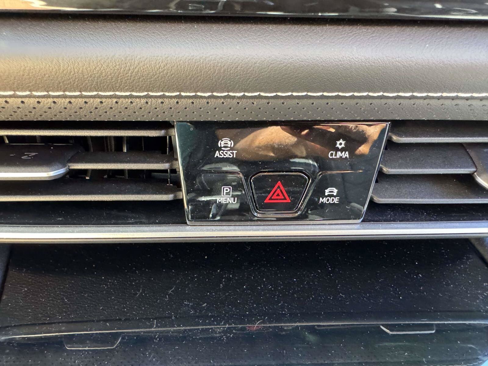 2026 Volkswagen Atlas SE w/Tech - Photo 33