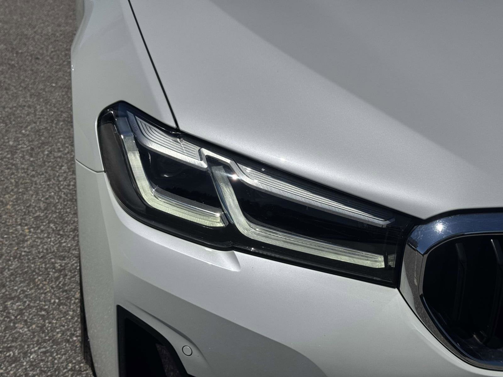 2022 BMW 5 Series 530i - Photo 6