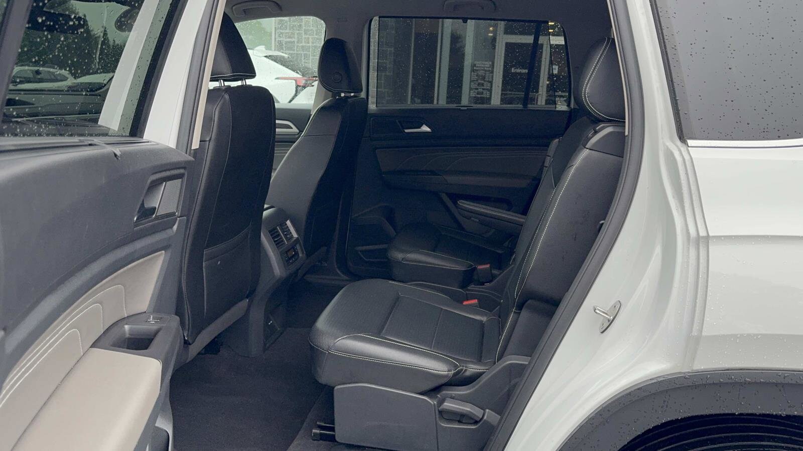 2022 Volkswagen Atlas SE w/Tech - Photo 13