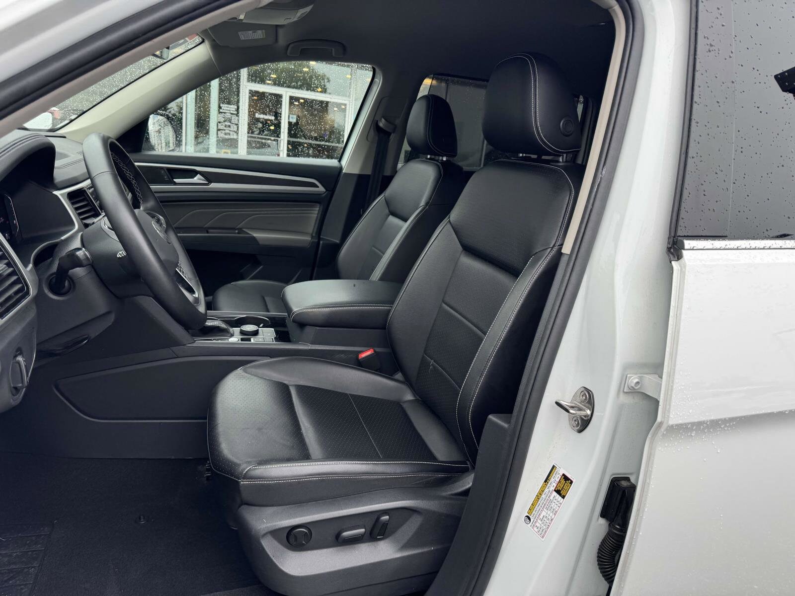 2022 Volkswagen Atlas SE w/Tech - Photo 12