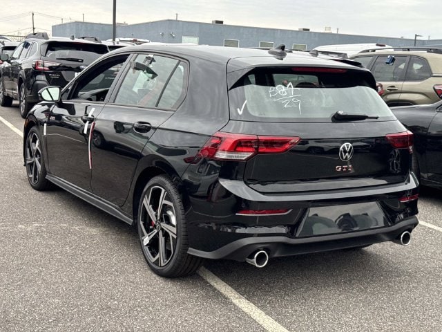 2025 Volkswagen Golf GTI SE - Photo 2