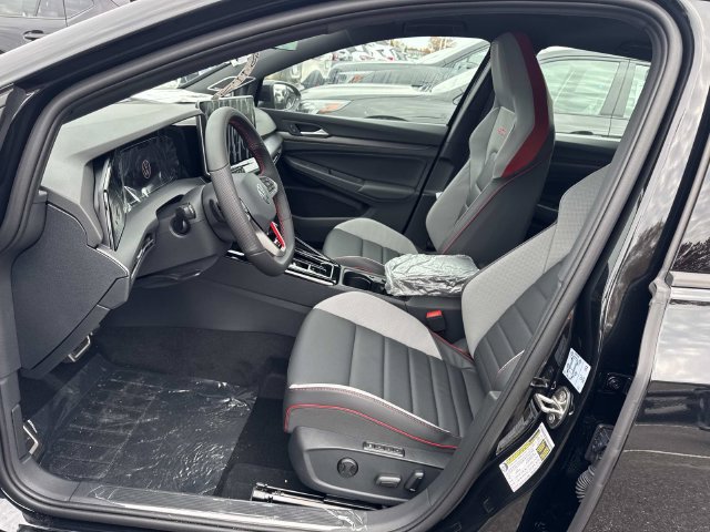 2025 Volkswagen Golf GTI SE - Photo 3