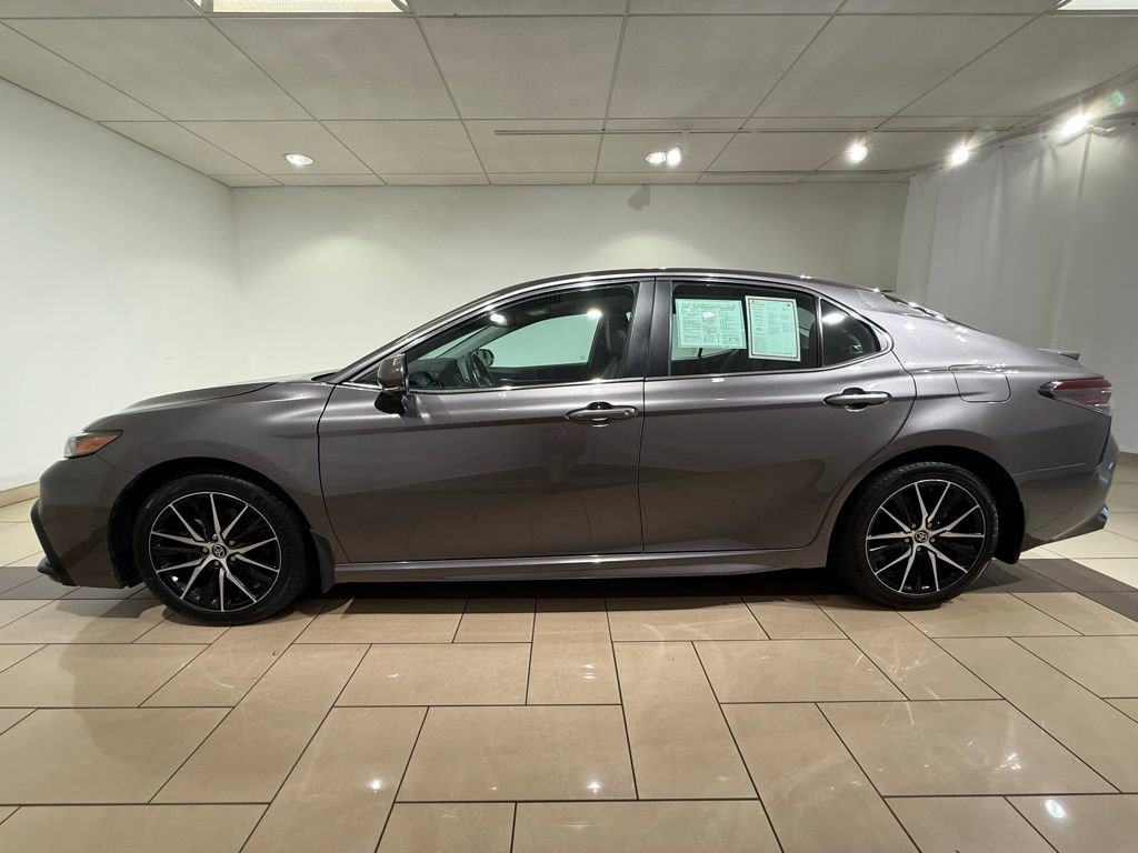2024 Toyota Camry SE photo 2