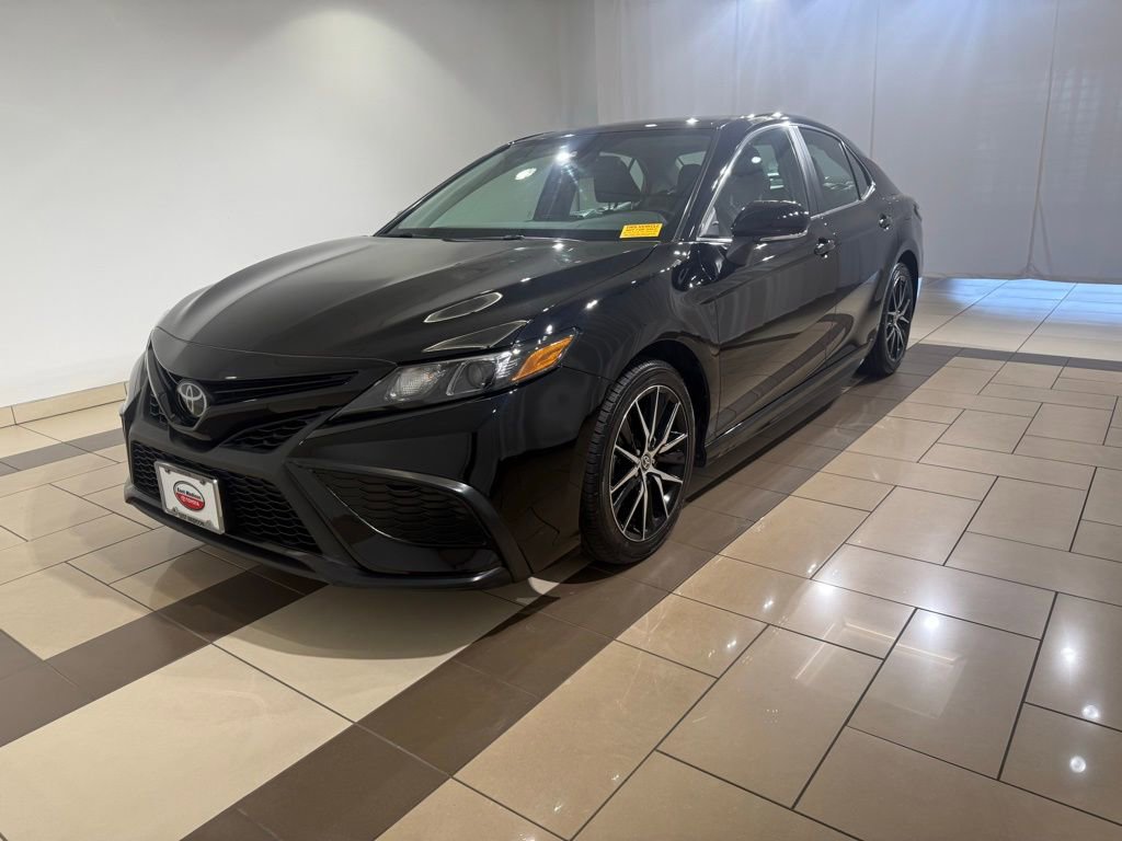 2023 Toyota Camry SE photo 2