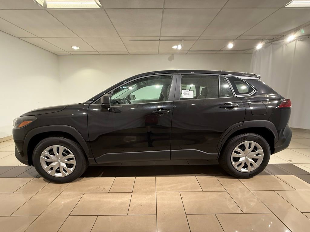 2026 Toyota Corolla Cross L photo 2