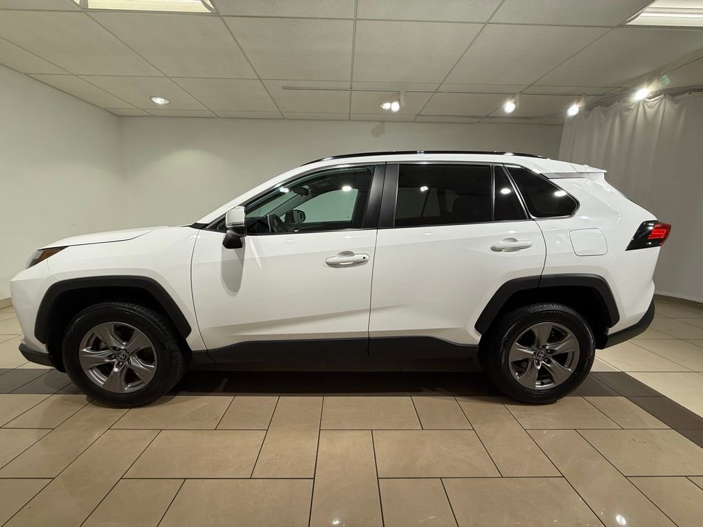 2024 Toyota RAV4 XLE photo 2