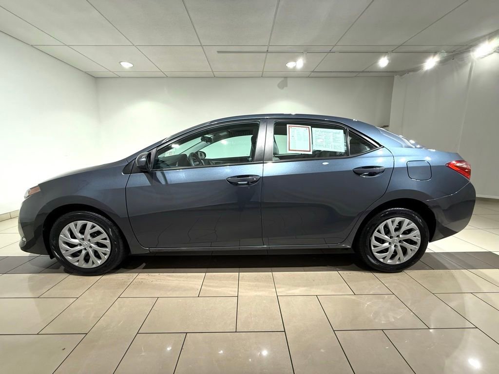 2017 Toyota Corolla LE photo 2