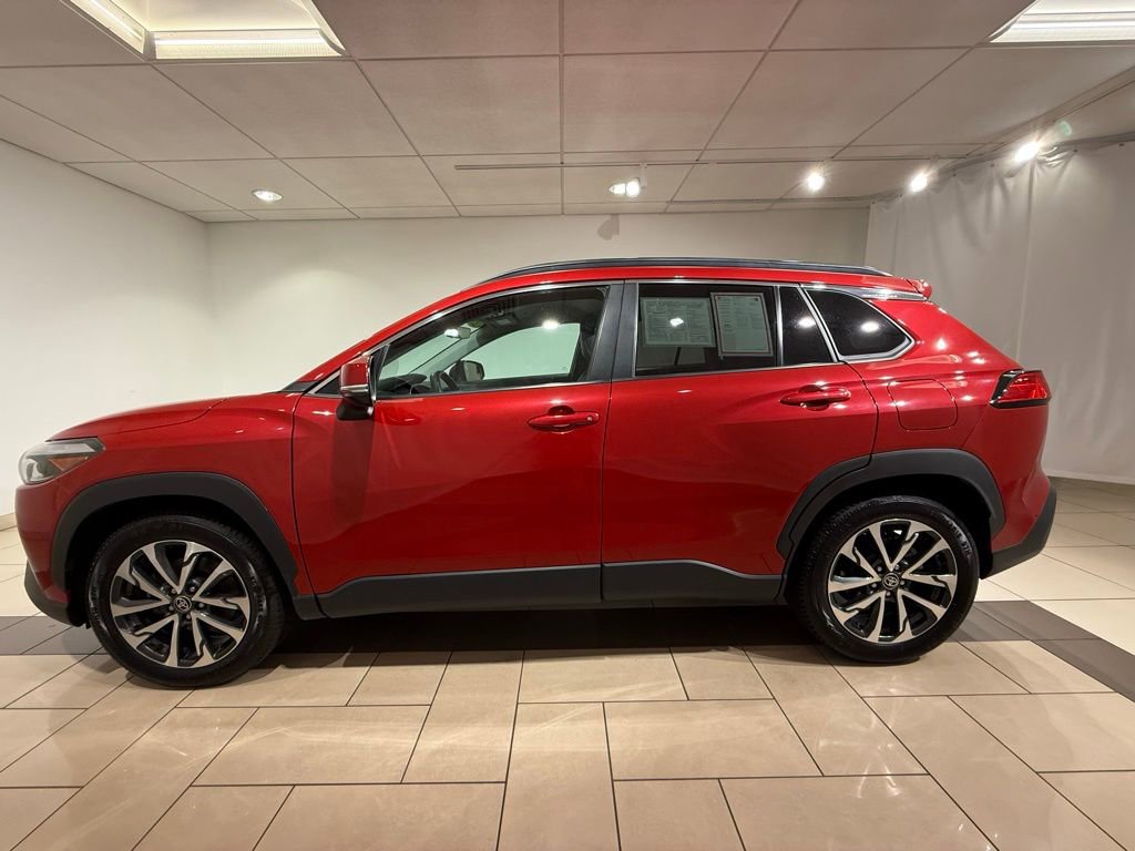 2023 Toyota Corolla Cross XLE photo 2