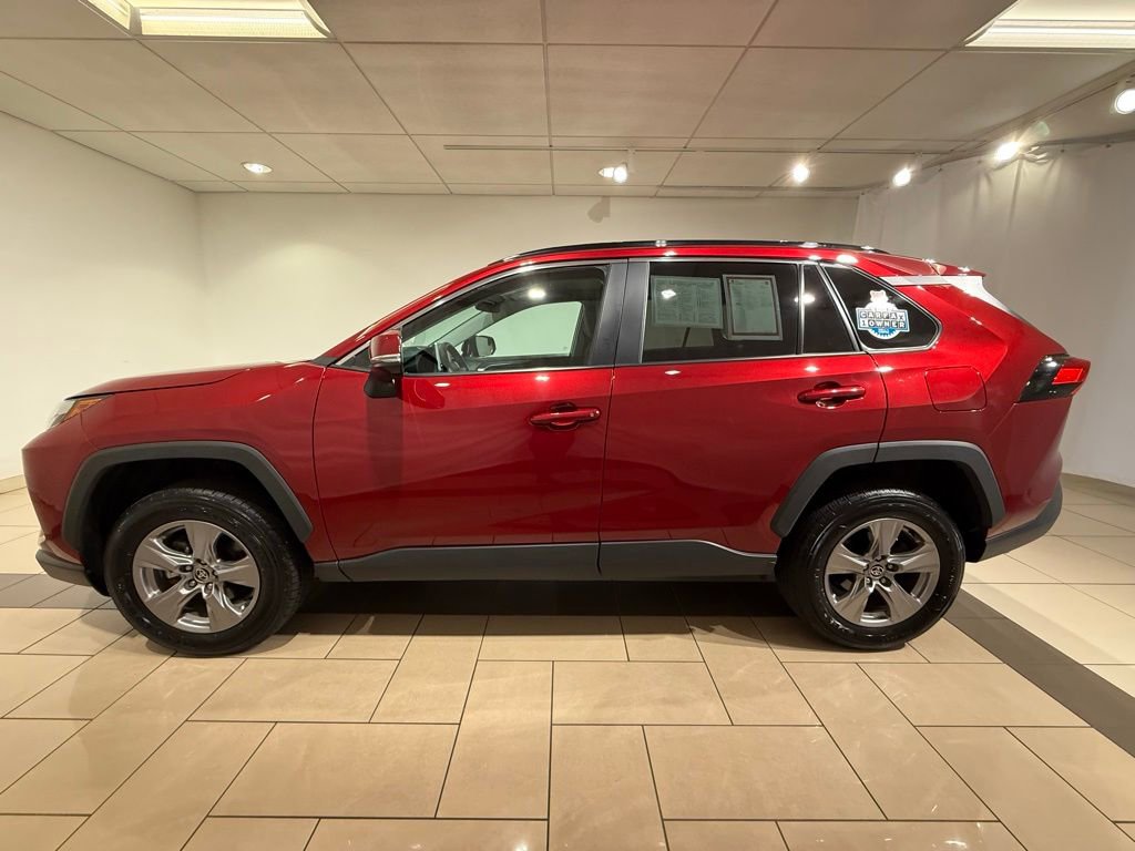 2025 Toyota RAV4 XLE photo 2