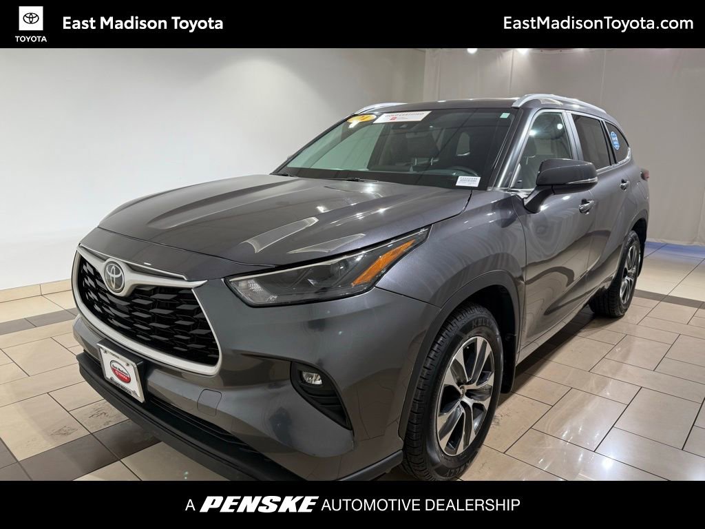 2024 Toyota Highlander XLE's photo