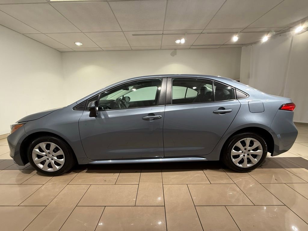 2023 Toyota Corolla LE photo 2