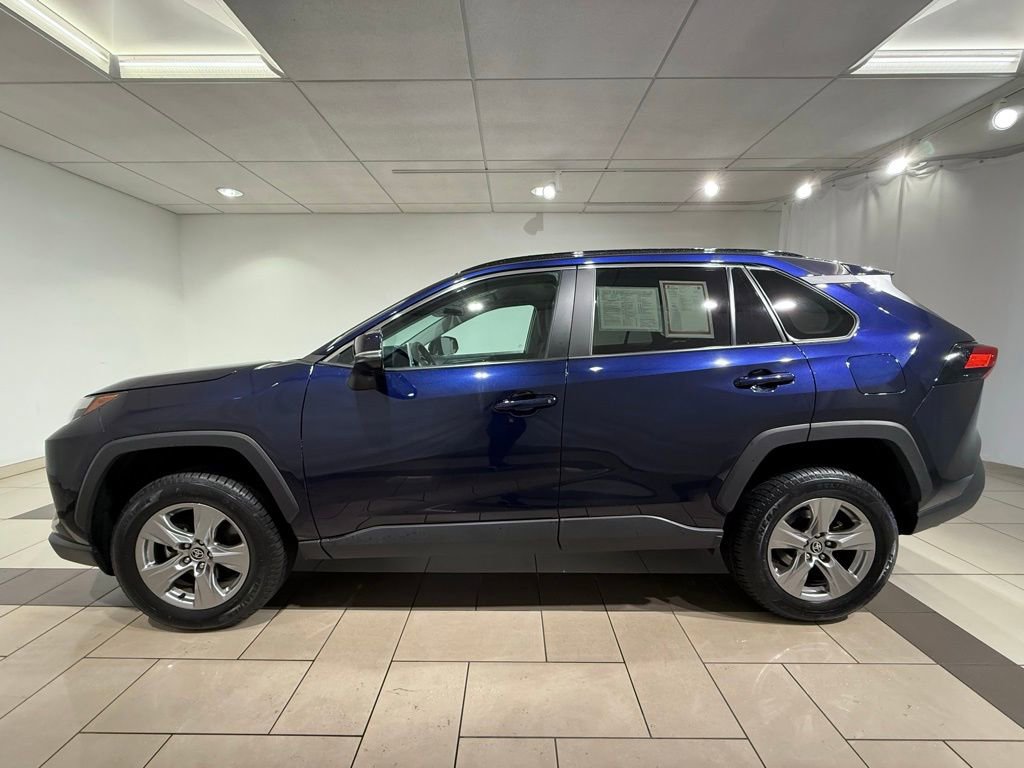 2024 Toyota RAV4 XLE photo 2