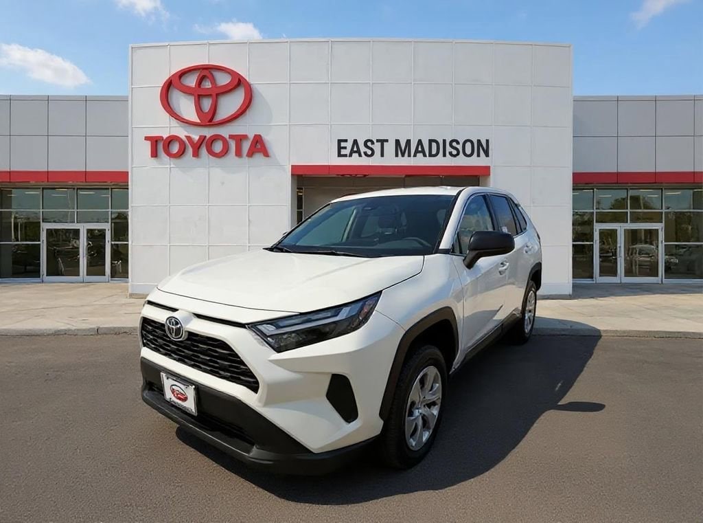 2025 Toyota RAV4 LE's photo